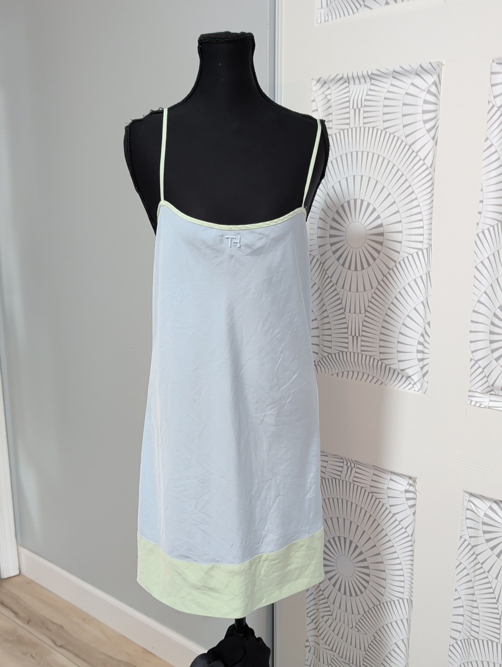 Tommy Hilfiger Light Blue Chemise with Pale Green Trim